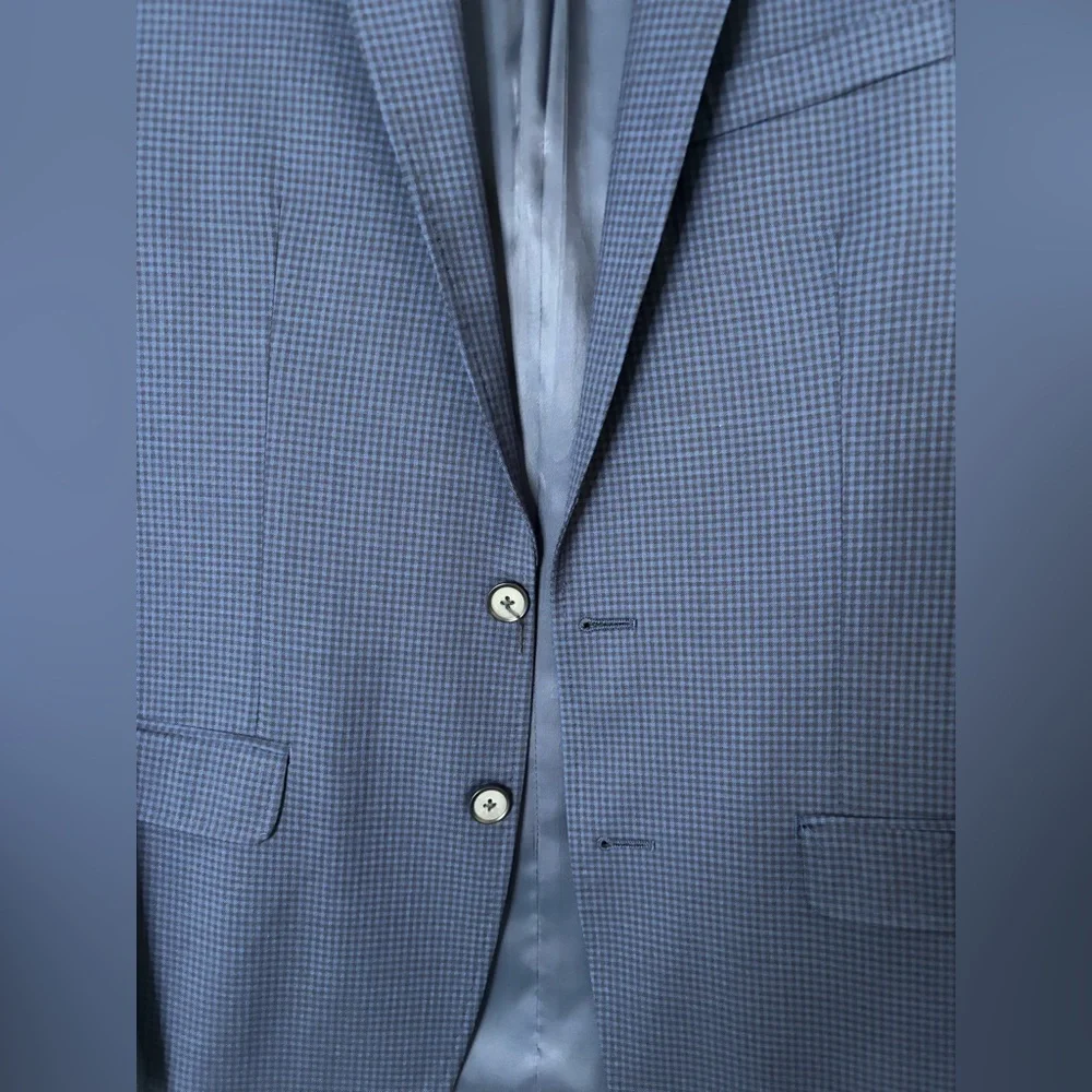 DKNY from Macy's Dark Blue Textured Blazer size 40L in great condition